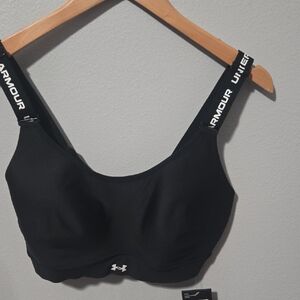 NWT Under Armour Women's Black Sports Bra In Size L D-DD